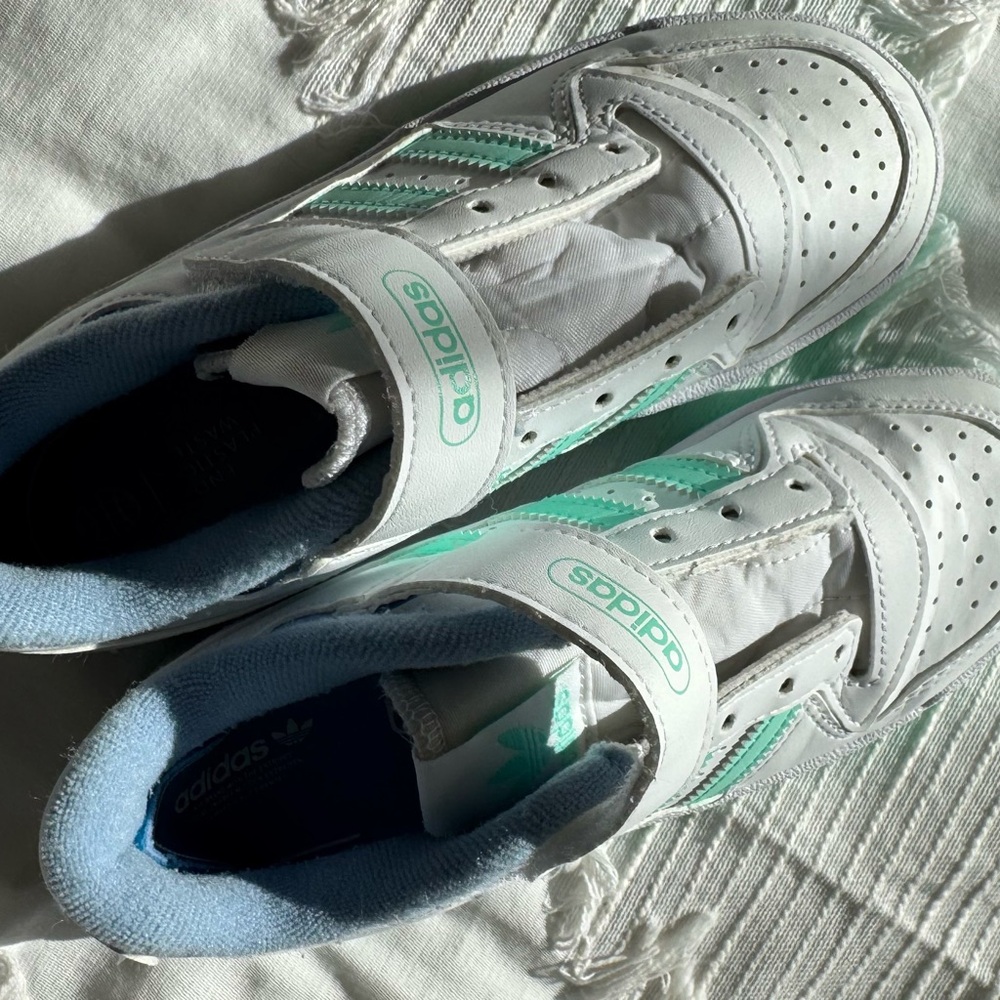KIDS ADIDAS Sneakers